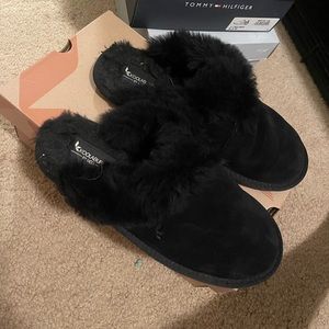 Koolaburra slippers by ugg